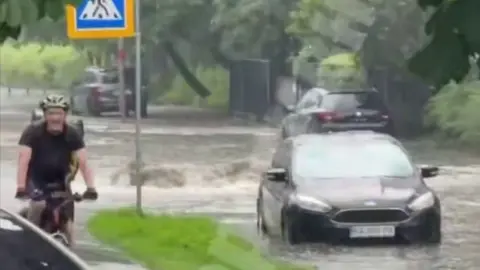 Наслідки негоди у Києві. Фото: скріншот відео