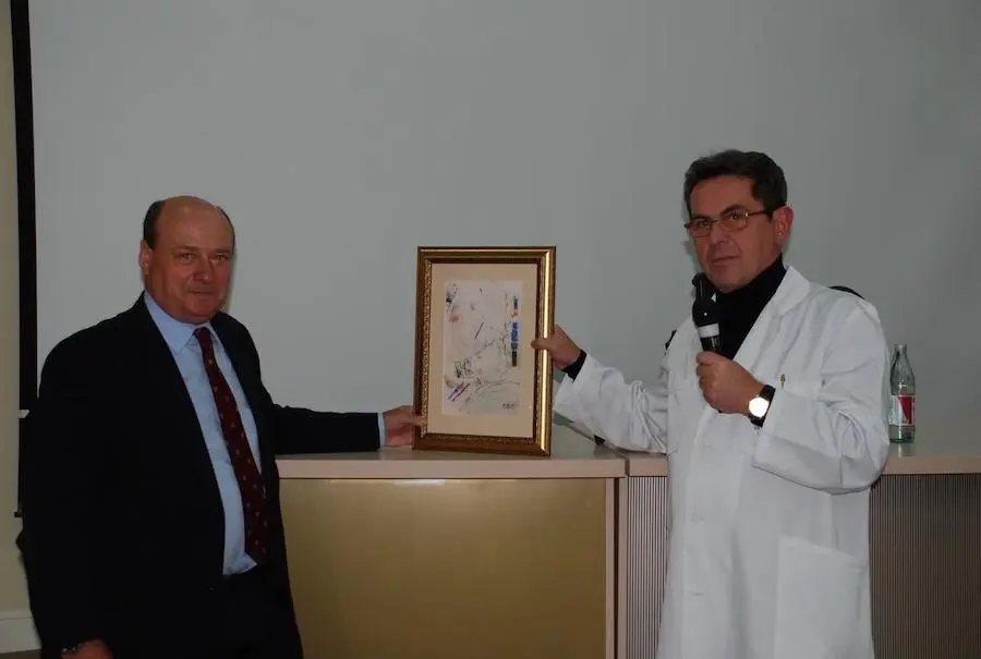 Професор Роджер Мі (Roger B.B. Mee) — видатний дитячий серцево-судинний хірург, один із найвідоміших світових фахівців у галузі хірургії вроджених вад серця.