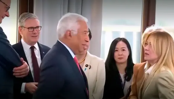 Джорджія Мелоні з колегами на саміті G7. Фото: скриншот з відео