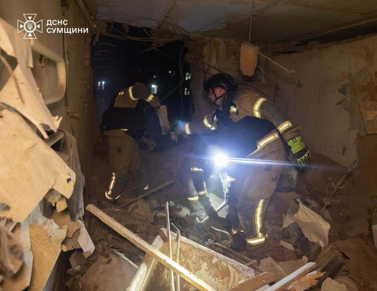 Наслідки ворожого удару. Фото: ДСНС Сумщини