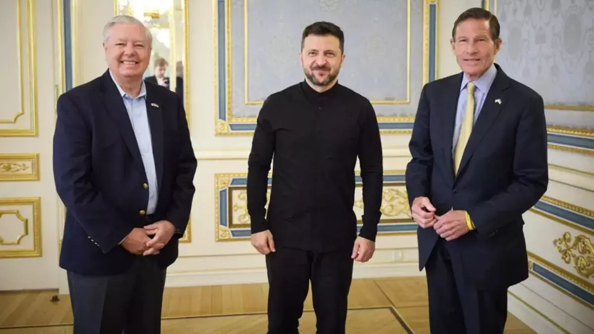 Президент Володимир Зеленський з американськими сенаторами Ліндсі Гремом і Річардом Блюменталем. Фото: ОП