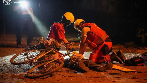 The aftermath of the attack in Odesa. Photo: State Emergency Service