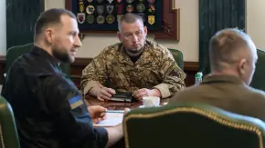 Meeting with military officials. Photo: facebook/zelenskyy.official