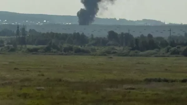 Explosions were heard in Yekaterinburg: a Wildberries warehouse caught fire following a drone attack. Photo: Exilenova_plus.