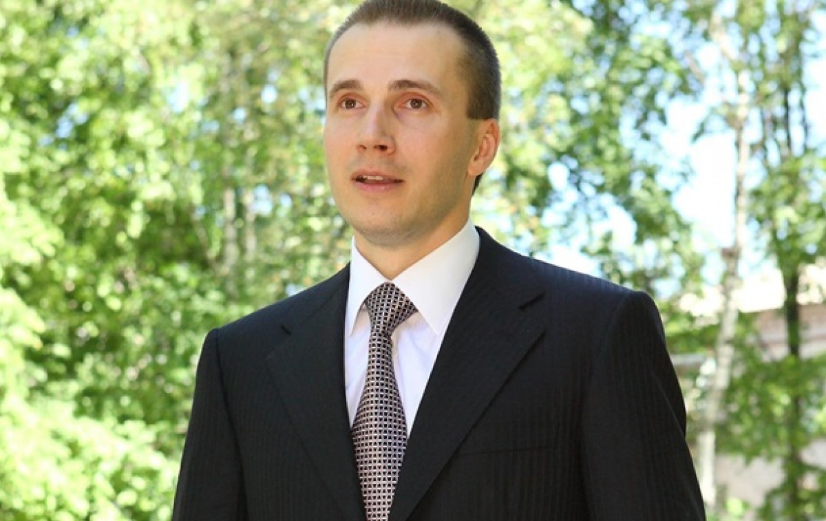 Viktor Yanukovych, National Bank of Ukraine, Lawsuit, Pecherskyi District Court, Oleksandr Yanukovych