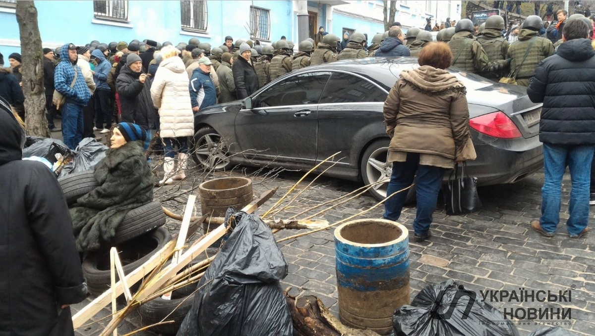 Движение по ул. Грушевского, Европейской площади и Крещатику частично перекрыто полицией
