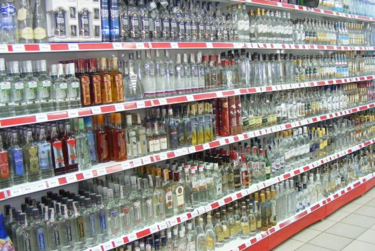 Ціни на алкоголь в Україні зростуть навіть в умовах мораторію на підвищення акцизу. Фото: ukr-online.com