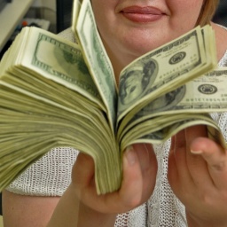 Russia Falls To 4th From 2nd Position In Terms Of Volume Of Private Remittances To Ukraine