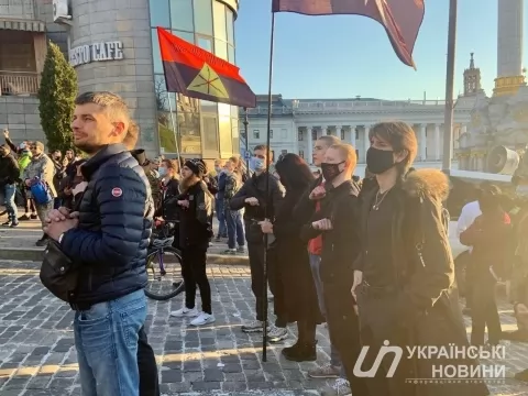 Кінець маршу чорних вишиванок на честь дивізії СС "Галичина". Фото: Українські Новини