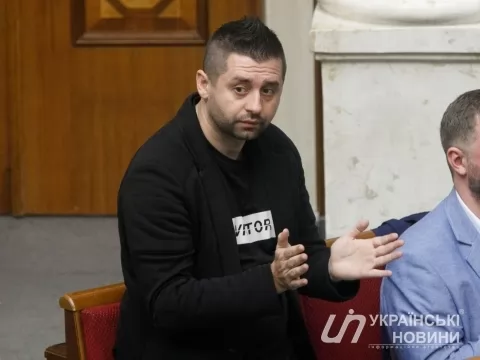 Давид Арахамия, вредседатель фракции "Слуга народа". Українські Новини
