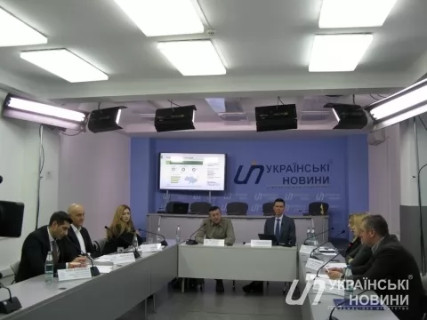 Банкіри відзначають зростання безготівкових платежів в Україні