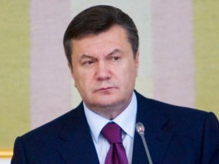 Виктору Януковичу предстоит определиться.