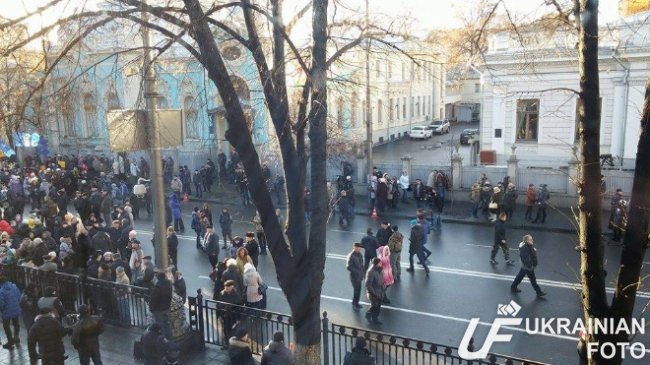 Улица Грушевского перекрыта