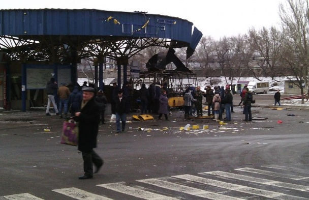 Обстрел автостанции в Донецке