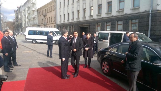 Ренци прибыл в Киев для встреч с властьями