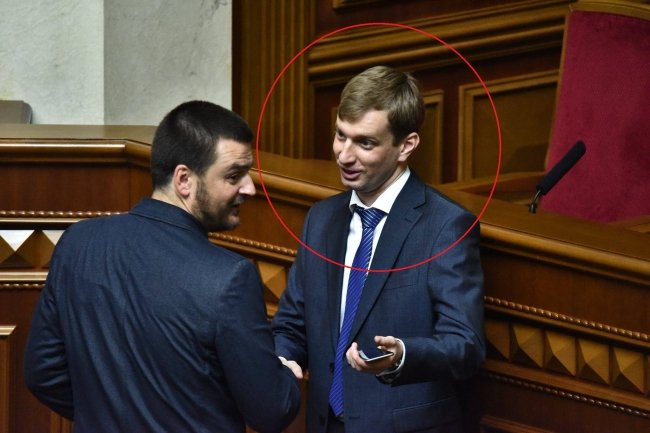 ''Шефу сказал по 300''