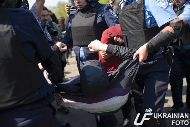 Во время задержания возле музея ВОВ в Киеве