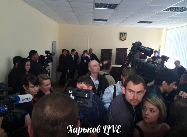 В суде, где должны судить Кернеса, эвакуация