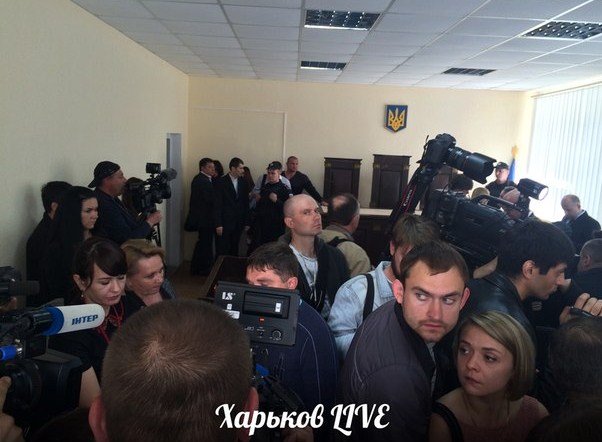 В суде, где должны судить Кернеса, эвакуация