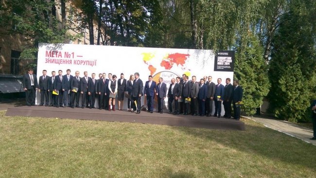 Во время официального представления первых детективов