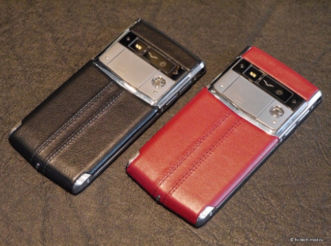 Vertu Signature Touch стоит 8 300 евро