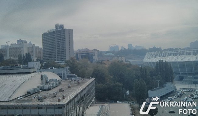 Смог от пожара достиг центра Киева