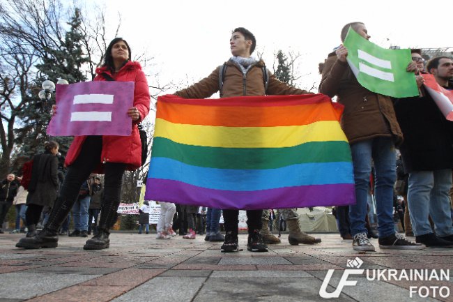 Активисты обращаются с лозунгом #тисни