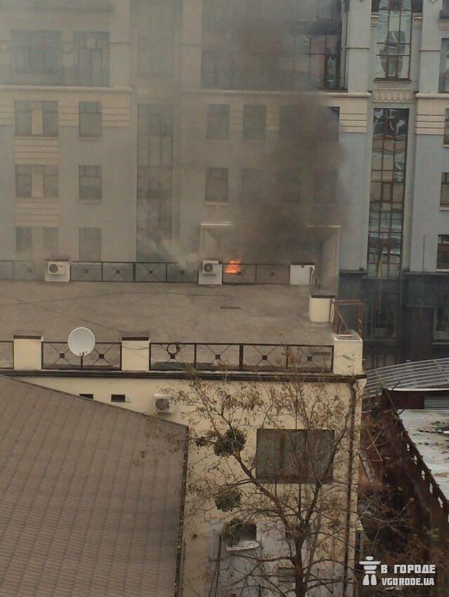 Пожар на Подоле возник в двухэтажном здании