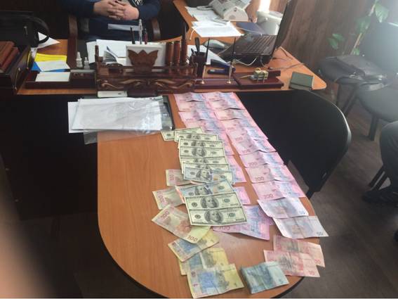 Передача взятки полицейским в Днепропетровске