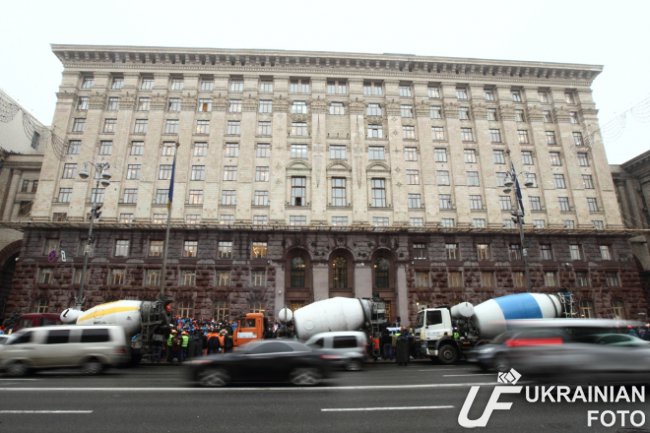 Строители протестуют возле КГГА