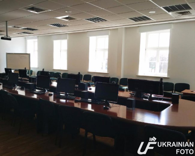 Аудиторія в Дипакадемії, в якій проходить тестування кандидатів