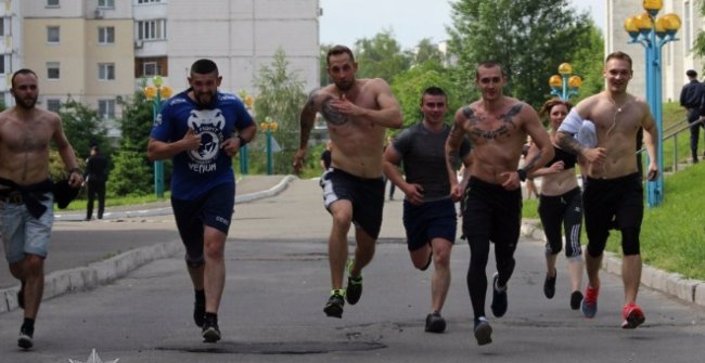 Комплекс Мерфи в исполнении патрульных Киева. Фото:facebook.com/police.gov.ua