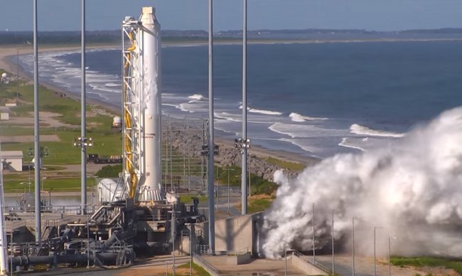 Испытания ракеты-носителя Antares, первая ступень которой разработана в Украине. Скриншот Youtube